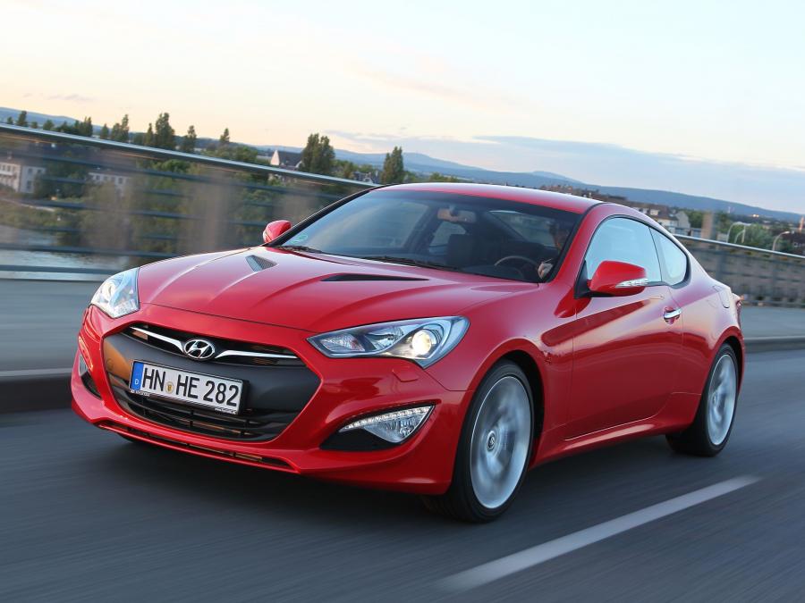  Hyundai Genesis Coupe 2012 года  (фото 7 из 16)